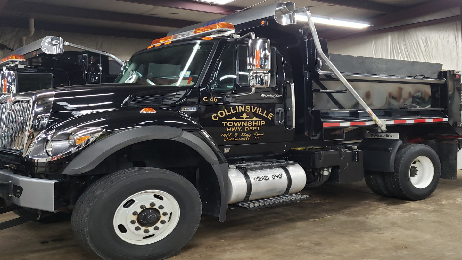 Picture of Higway Department dump truck